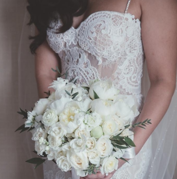 Mermaid style wedding dress - Picture 2 of 8